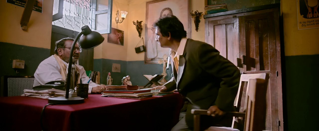 Srikakulam Sherlock Holmes (2024) WEBRip Hindi + Telugu 720p AVC HE-AAC 2.0 ESub.mkv.0004